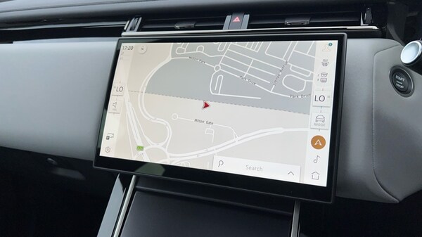 Used Land Rover Range Rover Velar 2025 for sale - 76203885: Photo 11