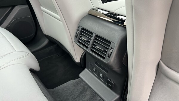 Used Land Rover Range Rover Velar 2025 for sale - 76203885: Photo 18