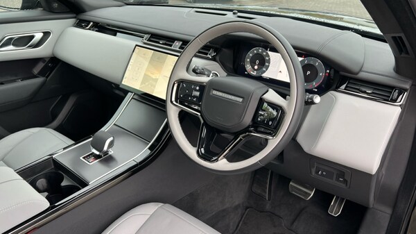 Used Land Rover Range Rover Velar 2025 for sale - 76203885: Photo 28