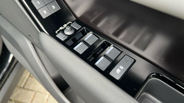 Used Land Rover Range Rover Velar 2025 for sale - 76203885: Photo 43