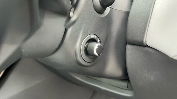 Used Land Rover Range Rover Velar 2025 for sale - 76203885: Photo 47