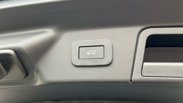 Used Land Rover Range Rover Velar 2025 for sale - 76203885: Photo 54