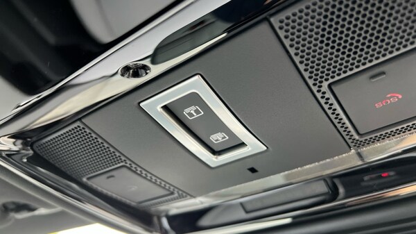 Used Land Rover Range Rover Velar 2025 for sale - 76203885: Photo 70