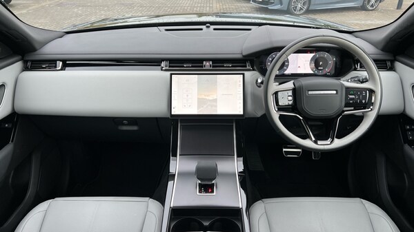 Used Land Rover Range Rover Velar 2025 for sale - 76203885: Photo 9