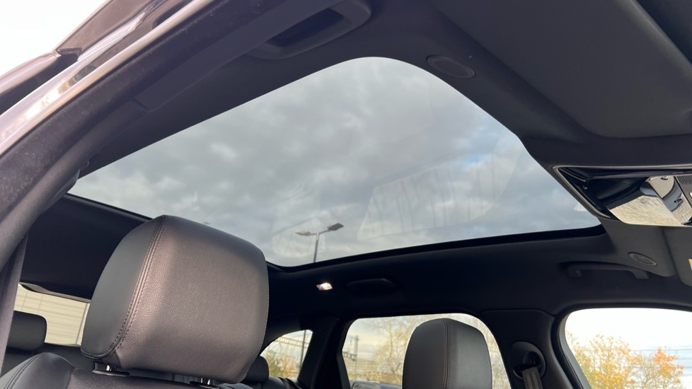 Used Land Rover Range Rover Velar 2025 for sale - 76652612: Photo 21