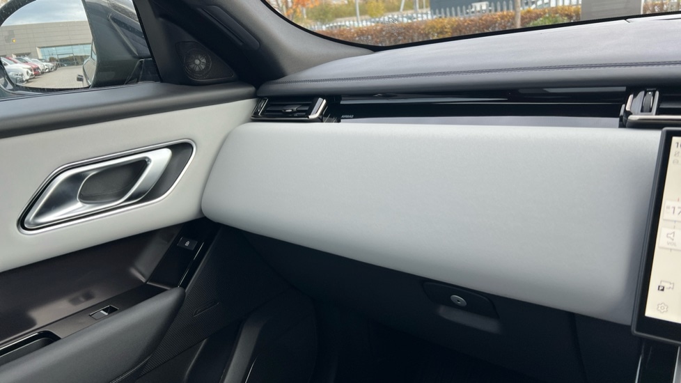 Used Land Rover Range Rover Velar 2025 for sale - 76652612: Photo 23