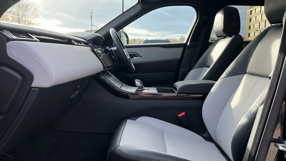 Used Land Rover Range Rover Velar 2025 for sale - 76652612: Photo 3