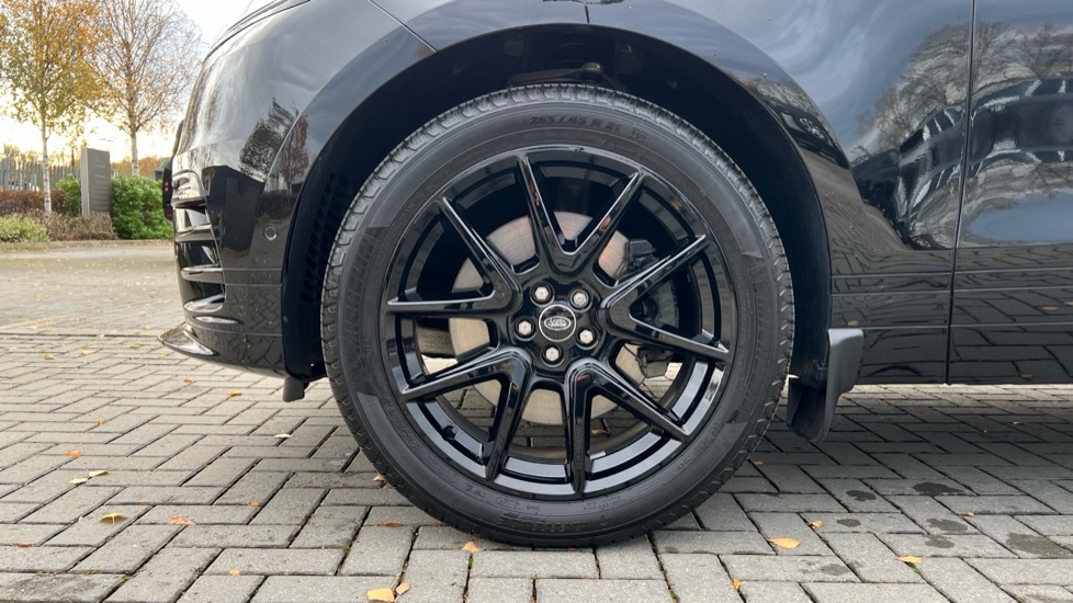 Used Land Rover Range Rover Velar 2025 for sale - 76652612: Photo 31