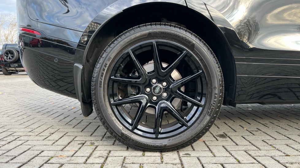 Used Land Rover Range Rover Velar 2025 for sale - 76652612: Photo 32