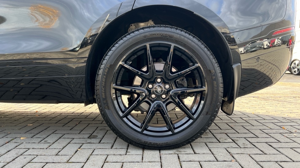 Used Land Rover Range Rover Velar 2025 for sale - 76652612: Photo 33