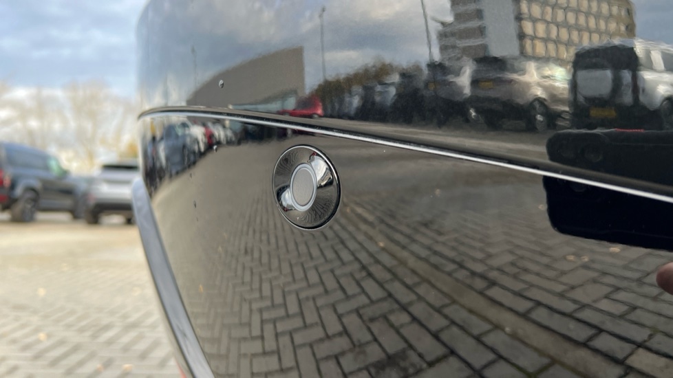 Used Land Rover Range Rover Velar 2025 for sale - 76652612: Photo 40