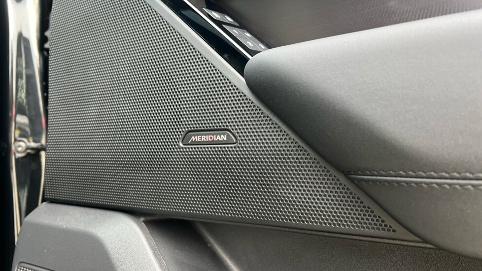 Used Land Rover Range Rover Velar 2025 for sale - 76652612: Photo 45