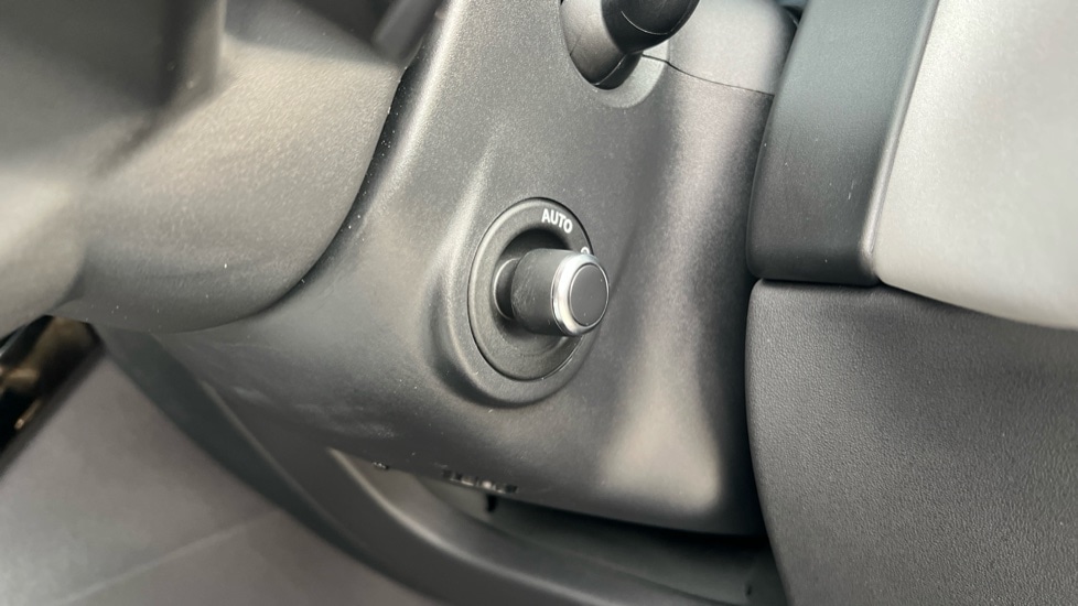 Used Land Rover Range Rover Velar 2025 for sale - 76652612: Photo 47