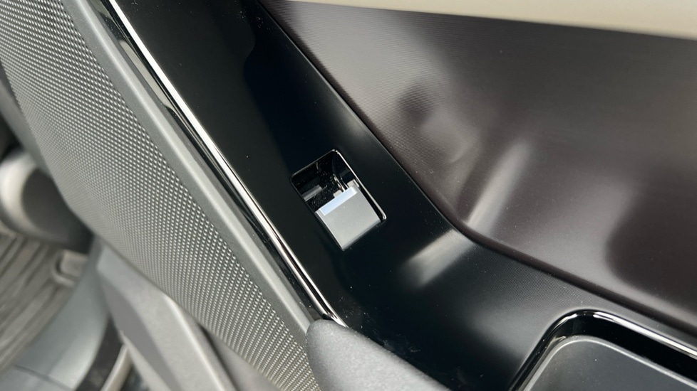 Used Land Rover Range Rover Velar 2025 for sale - 76652612: Photo 49