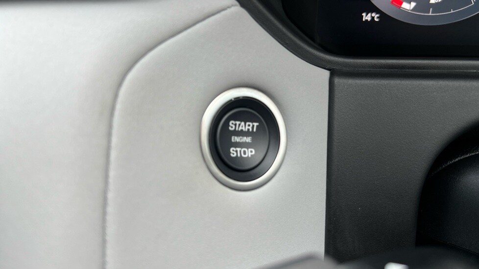 Used Land Rover Range Rover Velar 2025 for sale - 76652612: Photo 72