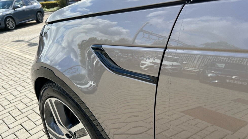 Used Land Rover Discovery 2024 for sale - 76458824: Photo 20