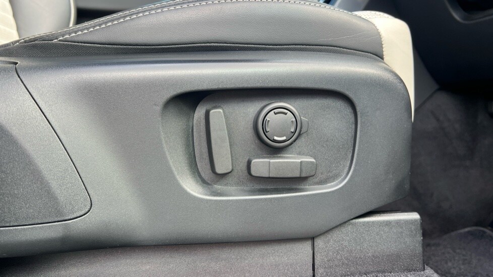 Used Land Rover Discovery 2024 for sale - 76458824: Photo 45