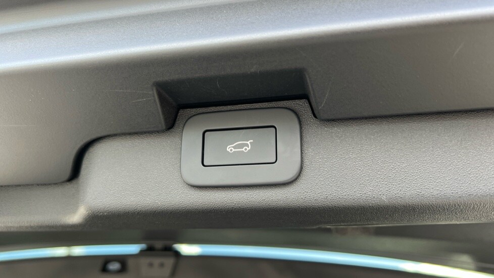 Used Land Rover Discovery 2024 for sale - 76458824: Photo 56