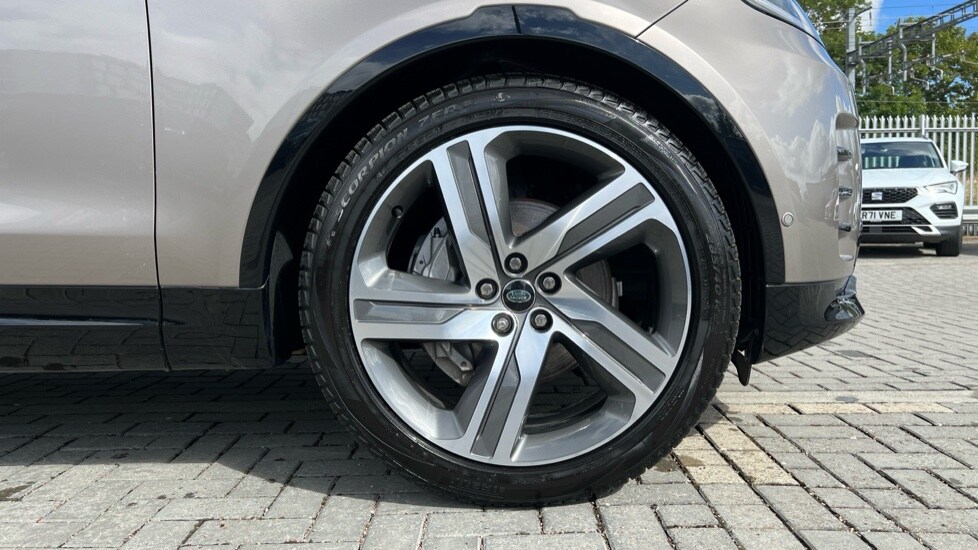 Used Land Rover Discovery 2024 for sale - 76458824: Photo 8