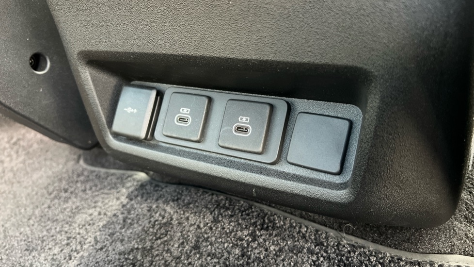 Used Land Rover Discovery 2024 for sale - 76501385: Photo 51