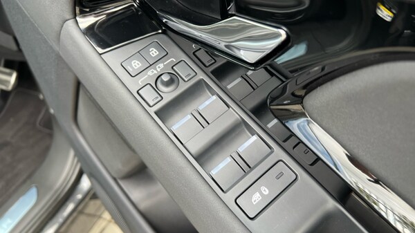 Used Land Rover Range Rover Evoque 2025 for sale - 75758644: Photo 41