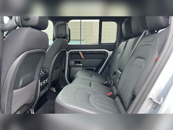 Used Land Rover Defender 2023 for sale - 75451753: Photo