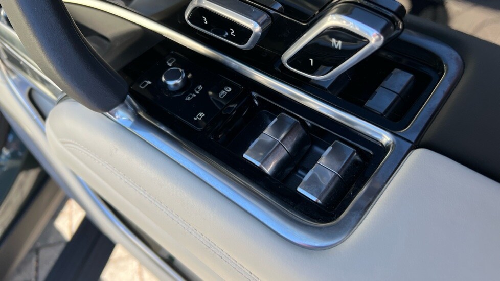Used Land Rover Range Rover 2025 for sale - 76168731: Photo 42