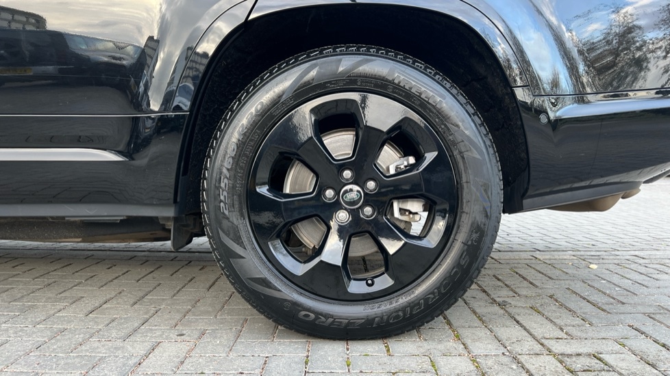 Used Land Rover Defender 2025 for sale - 76704363: Photo 33