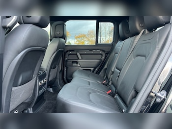 Used Land Rover Defender 2025 for sale - 76704363: Photo