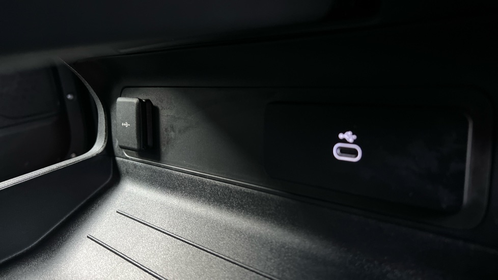 Used Land Rover Defender 2025 for sale - 76704363: Photo 52