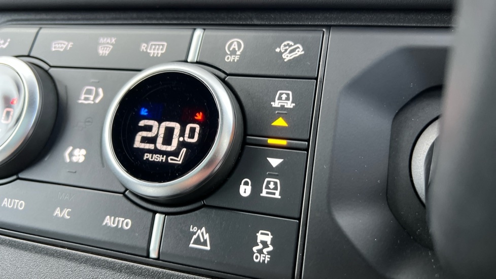 Used Land Rover Defender 2025 for sale - 76704363: Photo 73