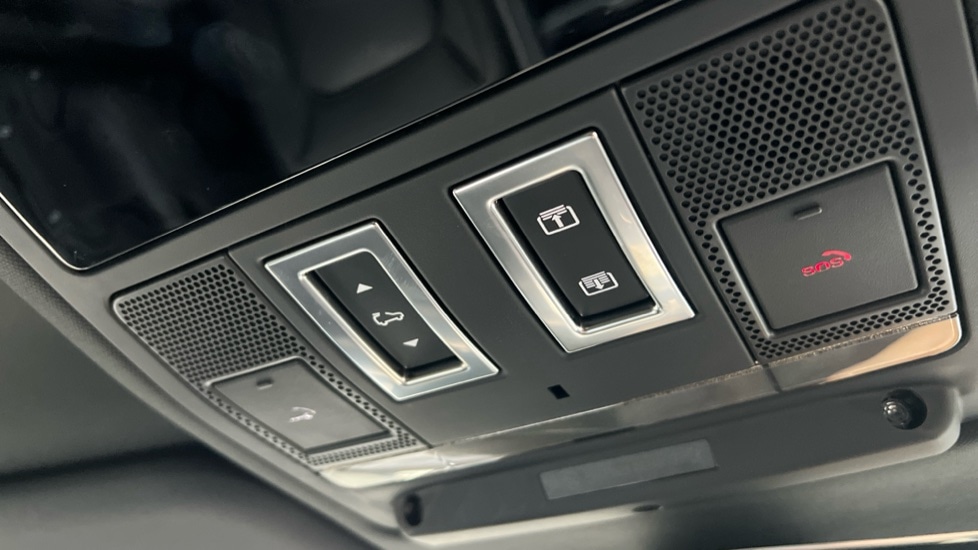 Used Land Rover Defender 2025 for sale - 76704363: Photo 77