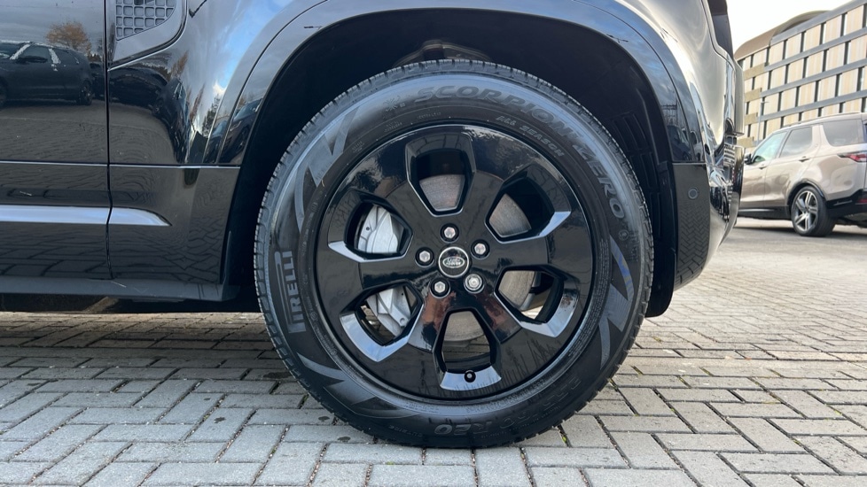 Used Land Rover Defender 2025 for sale - 76704363: Photo 8