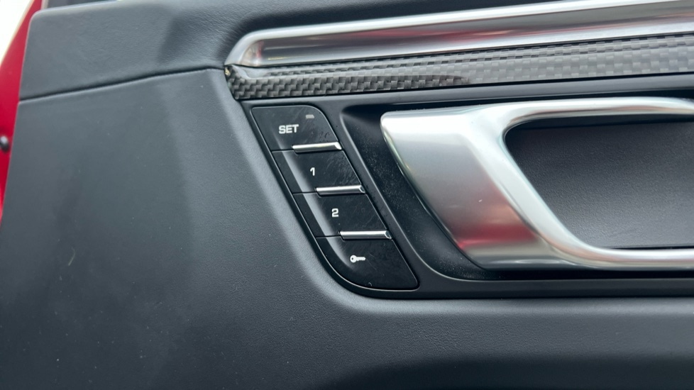 Used Porsche Macan 2022 for sale - 76754695: Photo 48