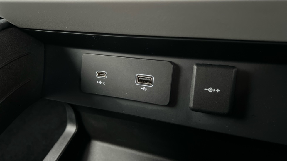 Used Land Rover Defender 2023 for sale - 77031544: Photo 67