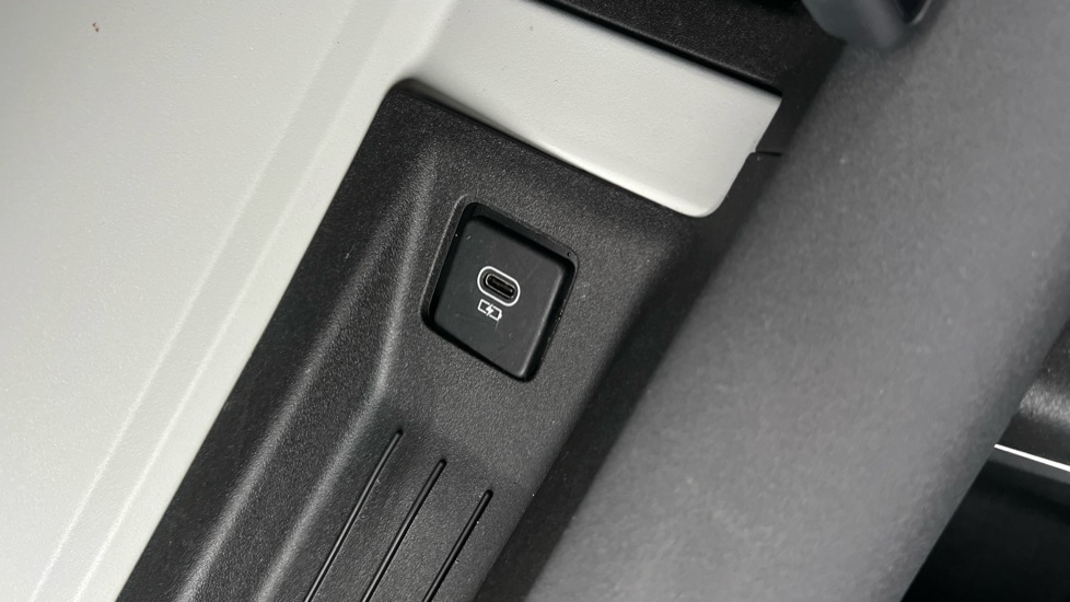 Used Land Rover Defender 2023 for sale - 77031544: Photo 70