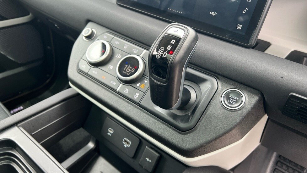 Used Land Rover Defender 2021 for sale - 77018391: Photo 13