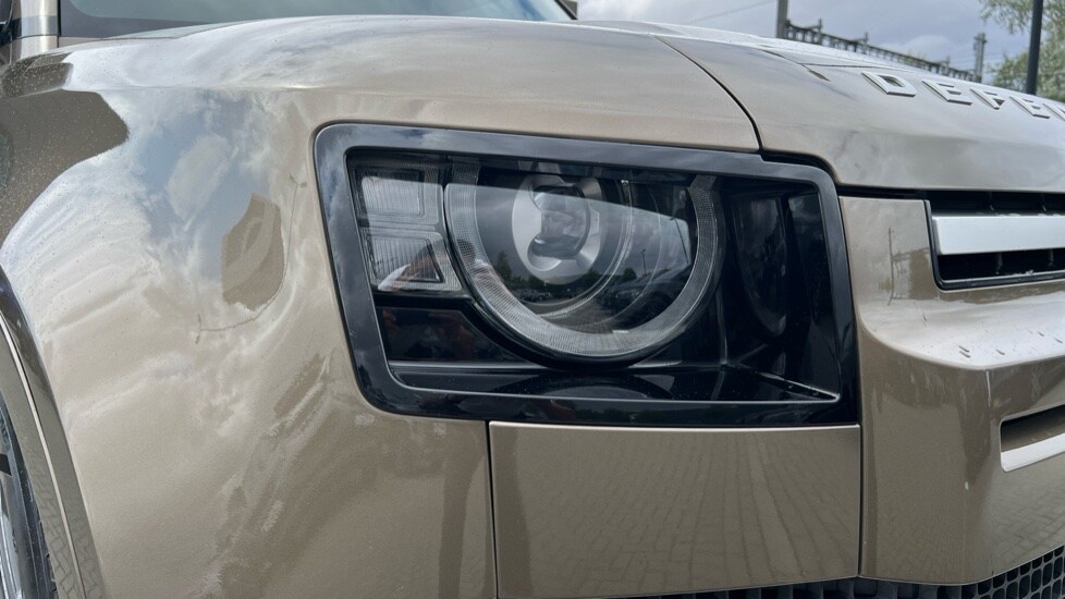 Used Land Rover Defender 2021 for sale - 77018391: Photo 17