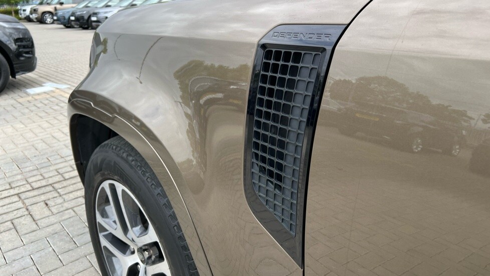 Used Land Rover Defender 2021 for sale - 77018391: Photo 20