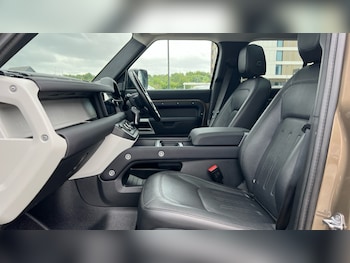 Used Land Rover Defender 2021 for sale - 77018391: Photo