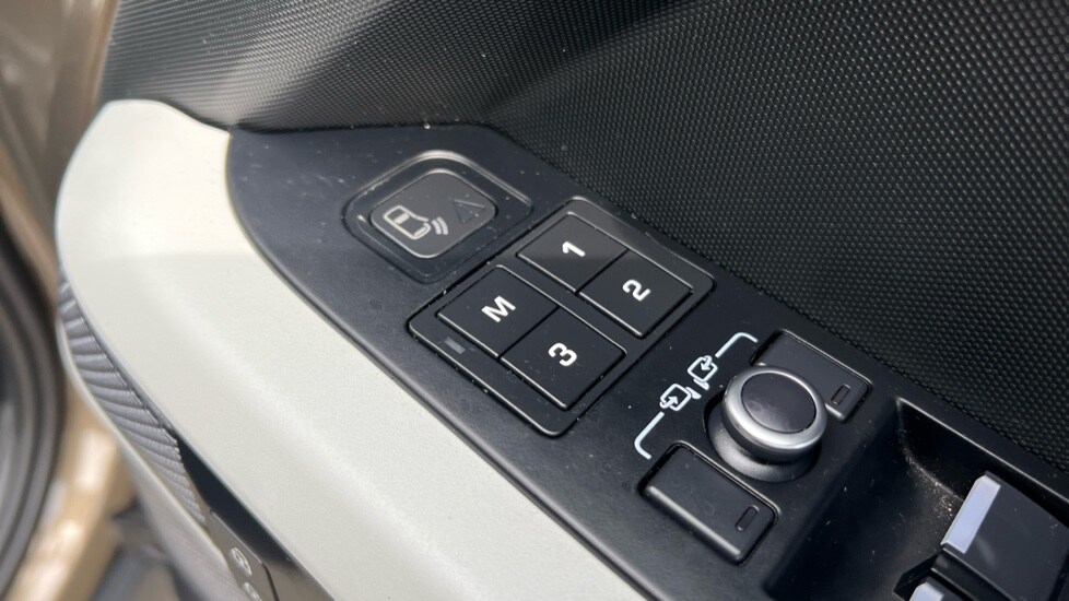 Used Land Rover Defender 2021 for sale - 77018391: Photo 45