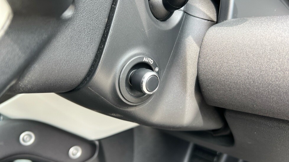 Used Land Rover Defender 2021 for sale - 77018391: Photo 47