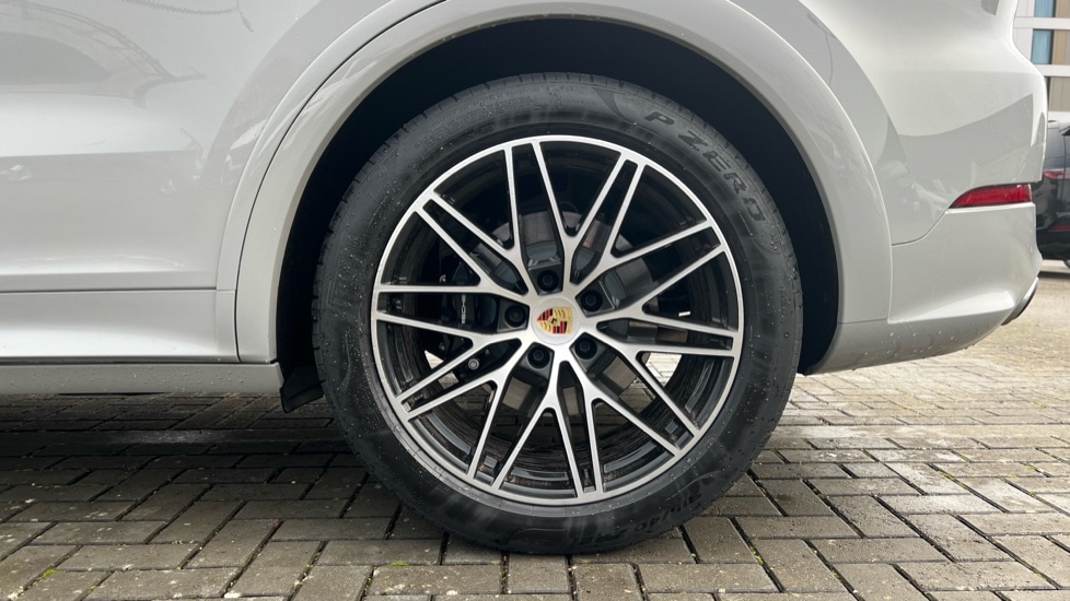 Used Porsche Cayenne 2024 for sale - 76901369: Photo 18