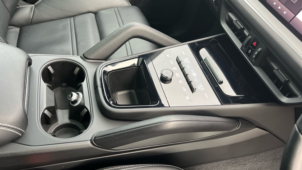 Used Porsche Cayenne 2024 for sale - 76901369: Photo 28