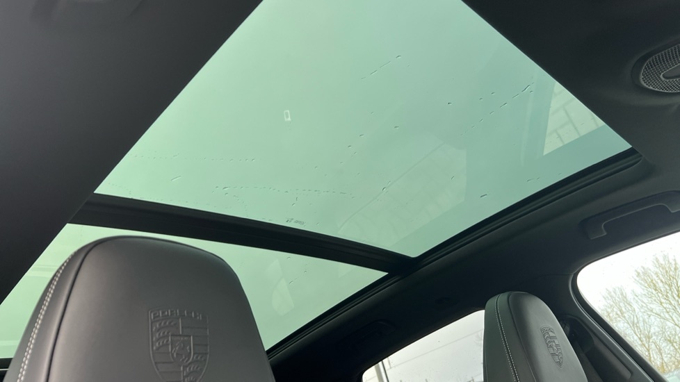 Used Porsche Cayenne 2024 for sale - 76901369: Photo 31