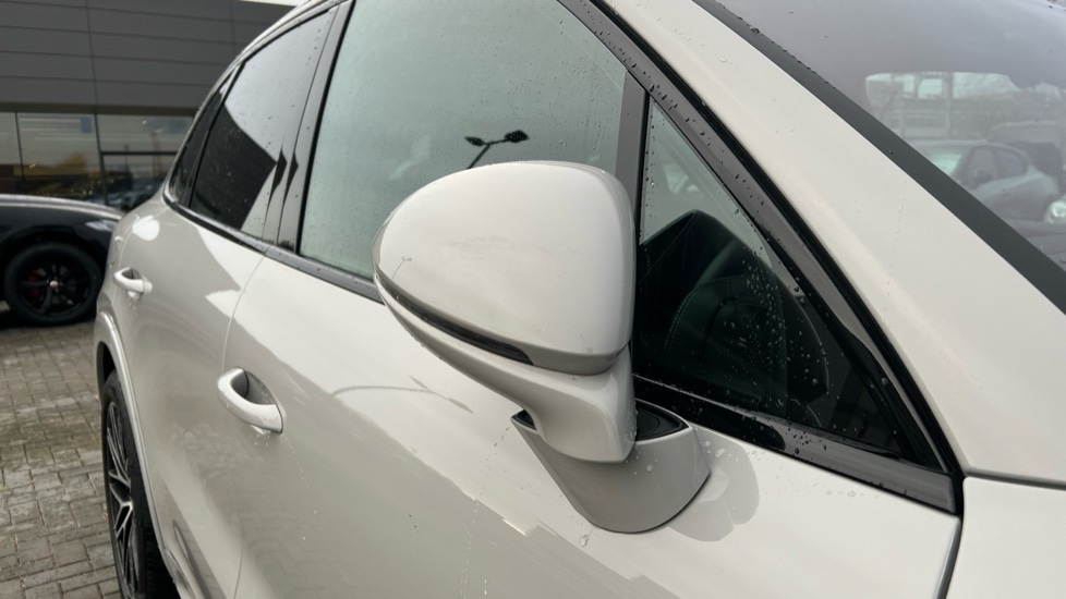 Used Porsche Cayenne 2024 for sale - 76901369: Photo 38