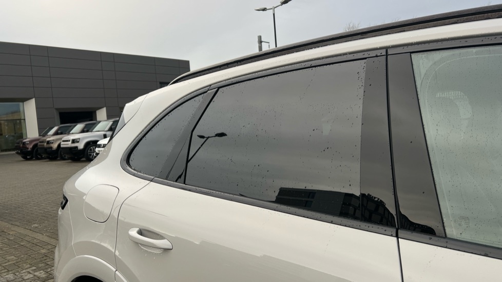 Used Porsche Cayenne 2024 for sale - 76901369: Photo 39