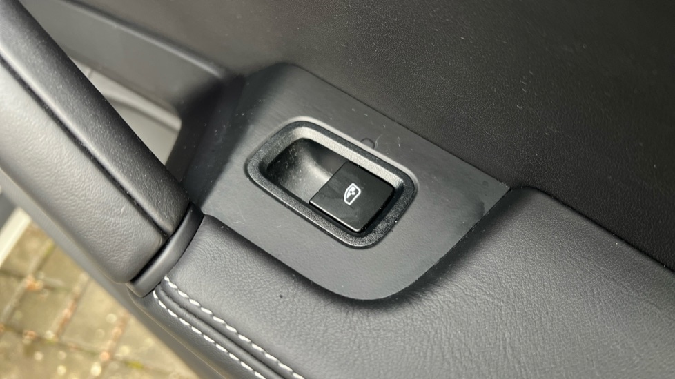 Used Porsche Cayenne 2024 for sale - 76901369: Photo 52