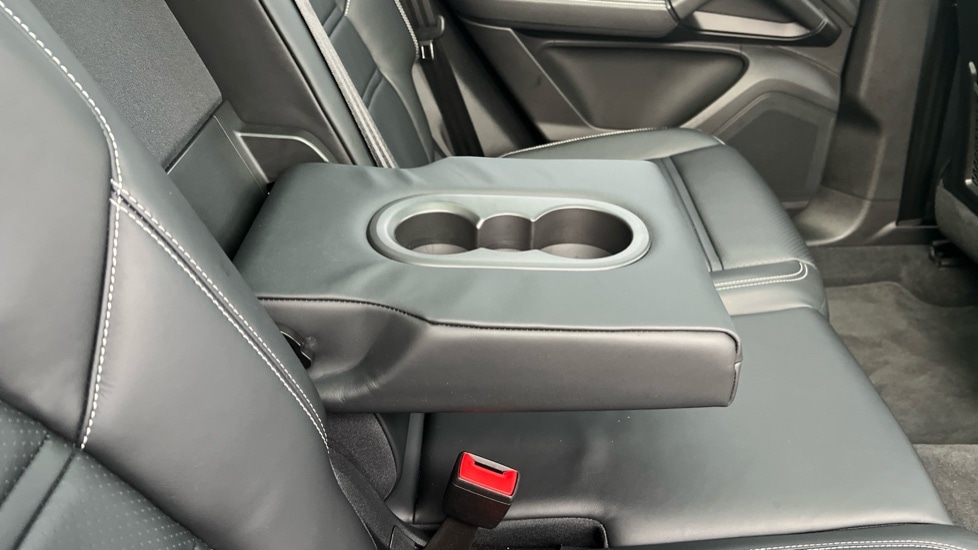 Used Porsche Cayenne 2024 for sale - 76901369: Photo 54