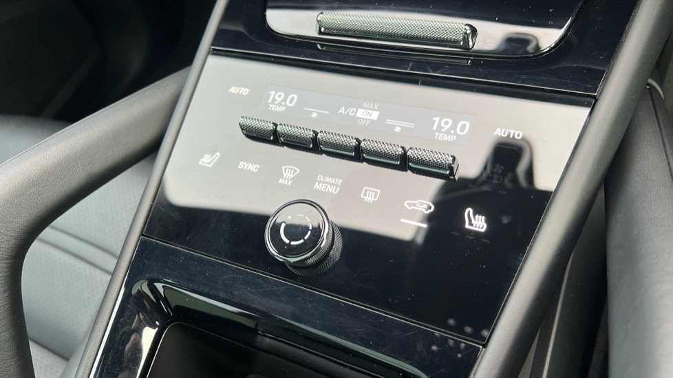 Used Porsche Cayenne 2024 for sale - 76901369: Photo 66